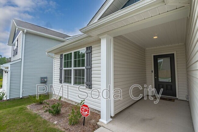 Photo - 348 Sundew Rd