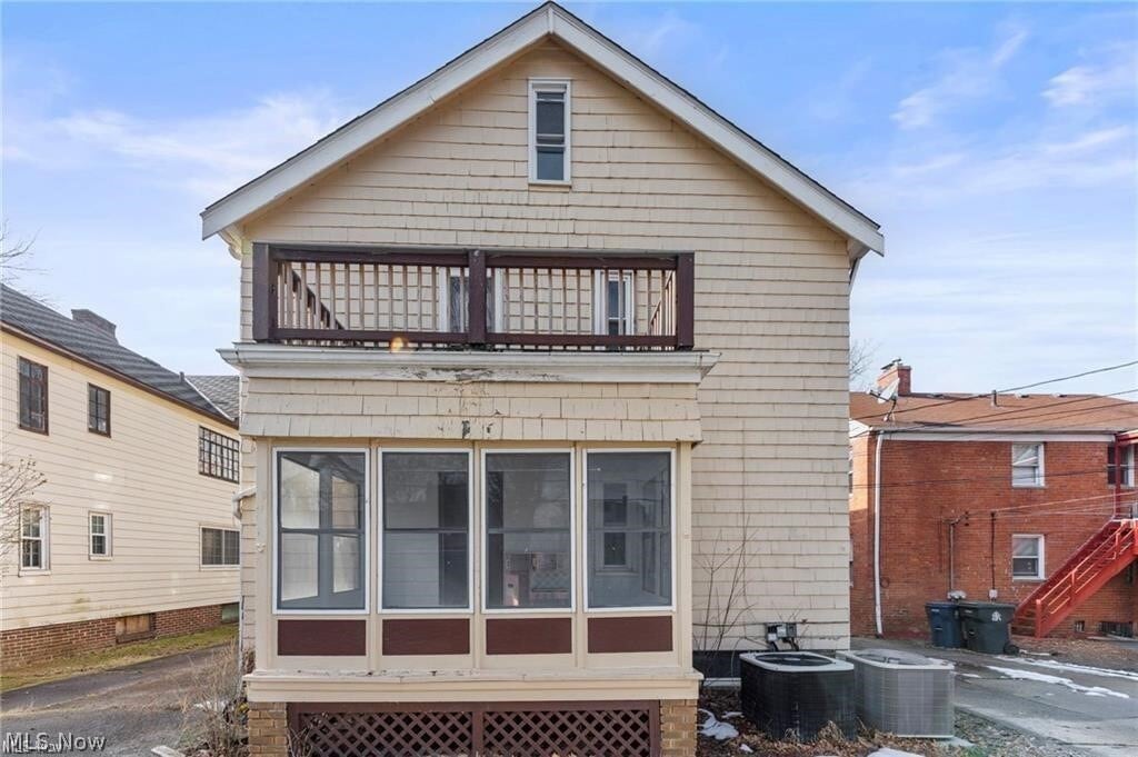 Photo - 876 Eloise Dr Unit Lower