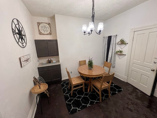 Photo - 211 Rose Pl Unidad 211 Rose Place