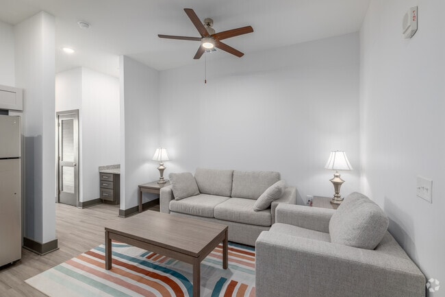 1BR, 1BA - 509SF - Living Room