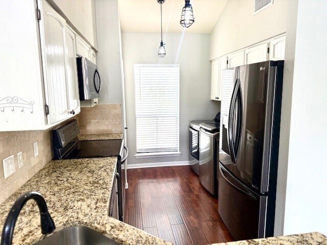 Photo - 178 April Point Dr N