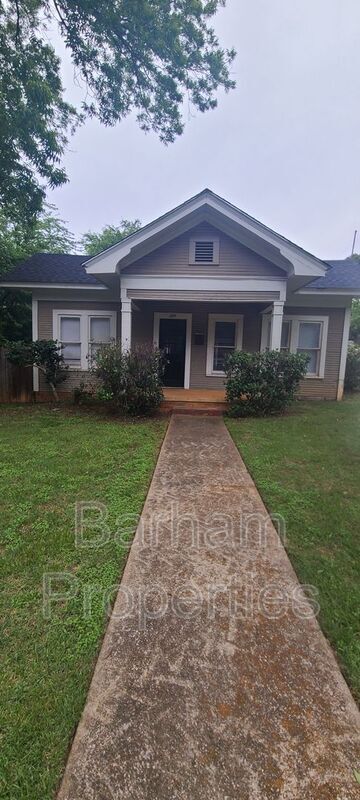 Photo - 204 Mitchell St House