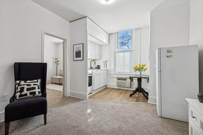 Photo - 302 N Church St