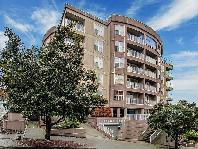 Photo - Bright 6th Floor Capitol Hill Condo | Parking Included | 2 Weeks Free Unidad 609