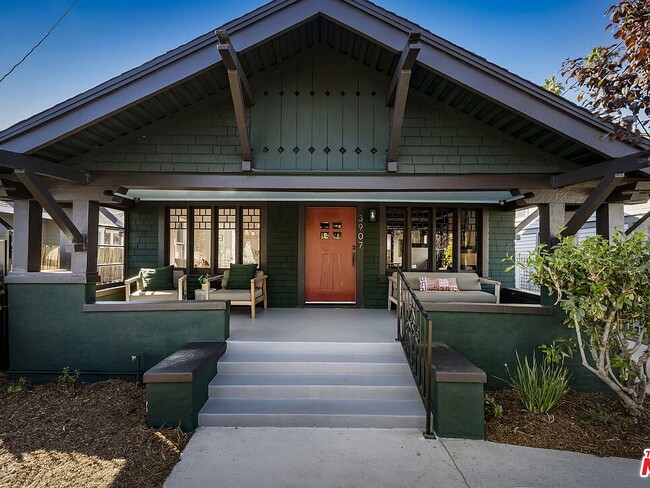 Building Photo - 3907 Walton Ave