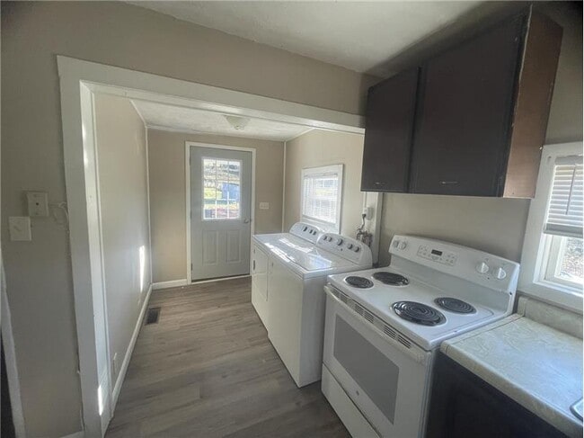 Photo - 407 Mason St