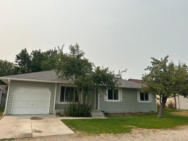 Building Photo - 105 Alberta Ct
