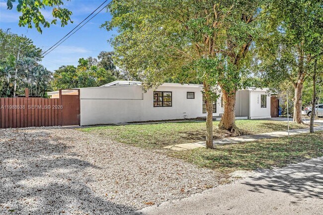 Photo - 1600 SW 9th St