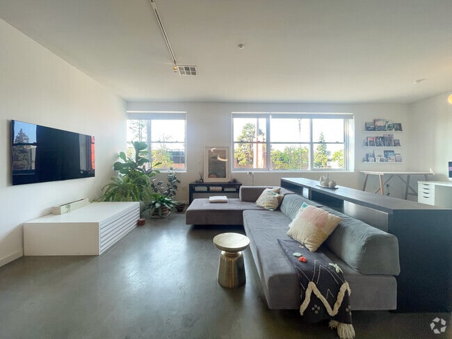 Building Photo - 435 W Center Street Promenade Unit 214 Rental