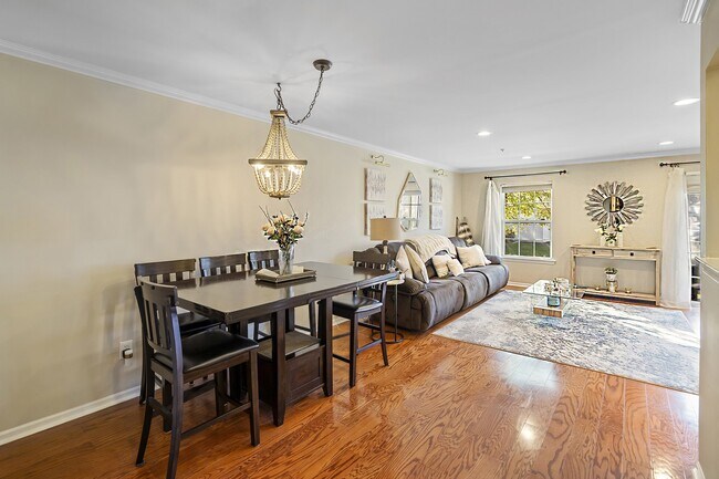 Photo - 3202 Appleton Way