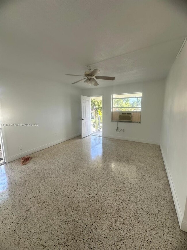 Building Photo - 845 W 29th St Unit 4 Rental
