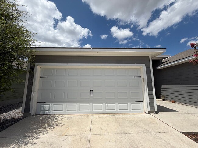 Photo - 616 Ashers Pl