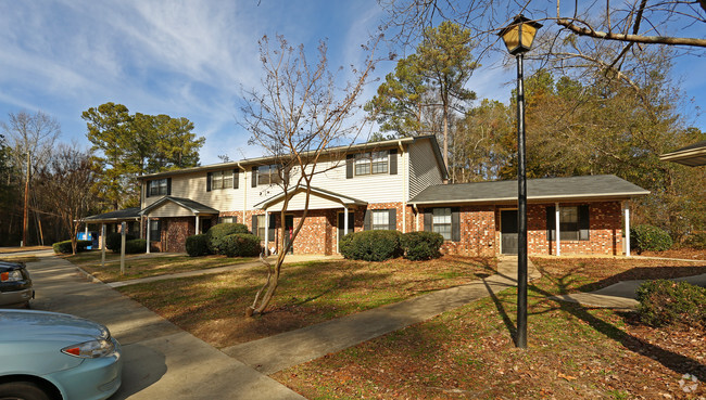 Creekside Apartments - Creekside Apartments