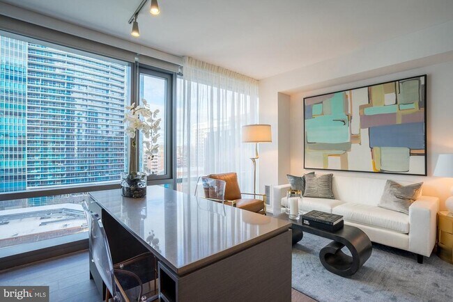 Photo - 1800 N Lynn St Unidad 2315