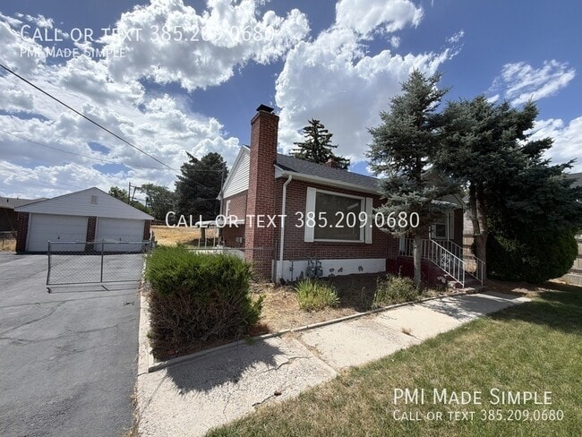 Building Photo - 1924 S Columbia Ln