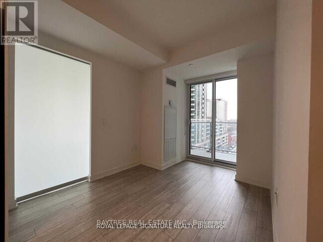 Photo - 195 Redpath Ave Unité 912