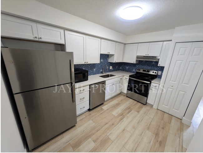 Photo - 1997 Bonneville Dr