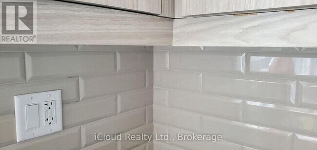 Photo - 120 Court Dr