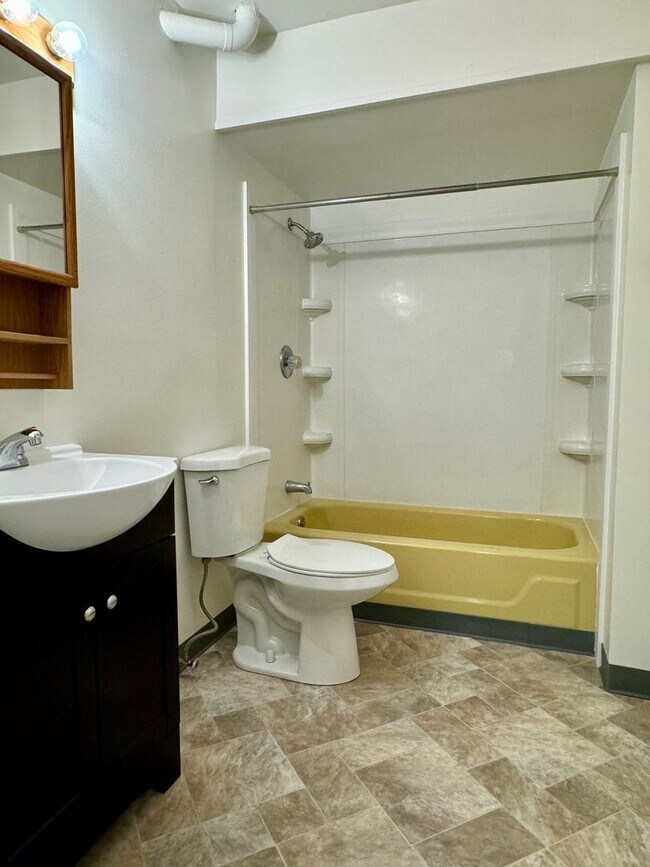 Photo - 2021 Blueberry St Unit 2