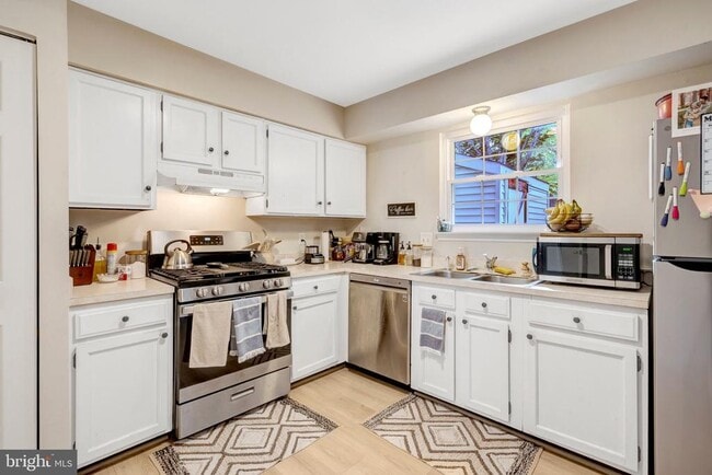 Photo - 14831 Basingstoke Loop