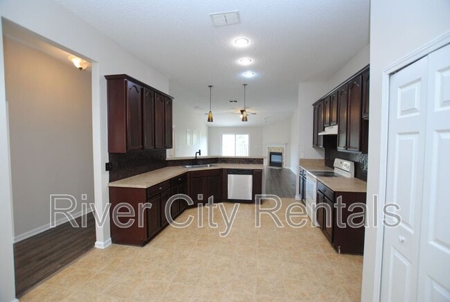 Photo - 116 Prince Phillip Dr