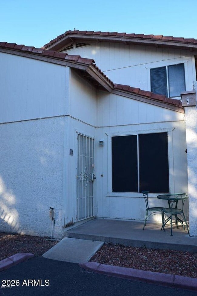 Building Photo - North Phoenix Townhome with 3 Bedrooms