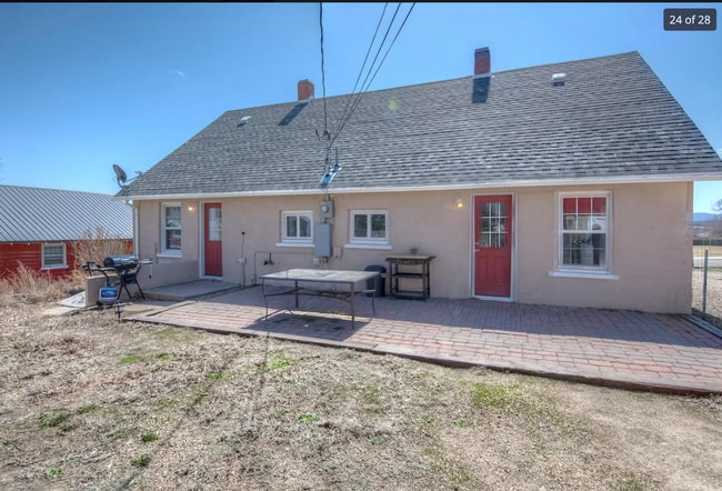 Photo - 715 Hillside St