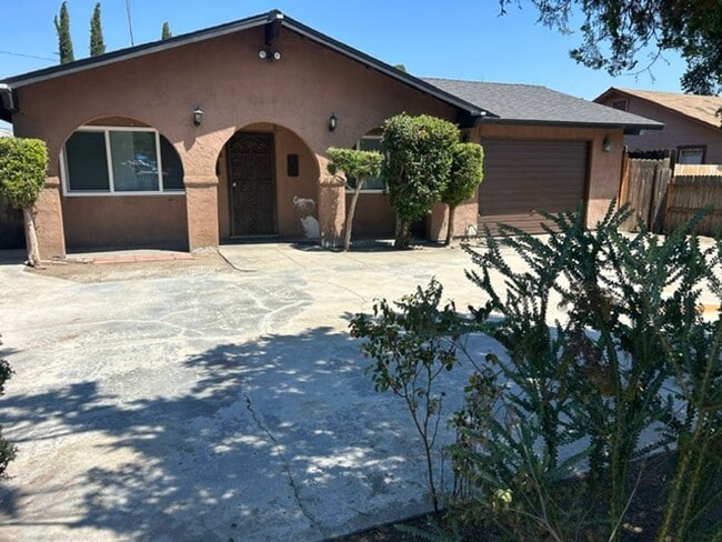 Photo - 1520 N Giddings St