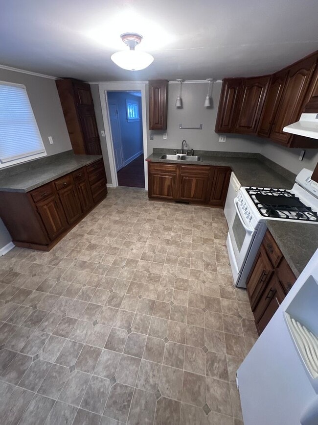 Photo - Apartment Available in Village of Liverpool Unit 414 Fourth Street