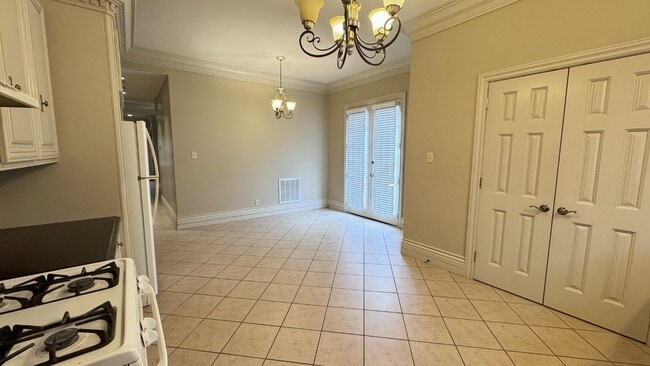 Photo - 1604 N McGuire Ave Unit 2