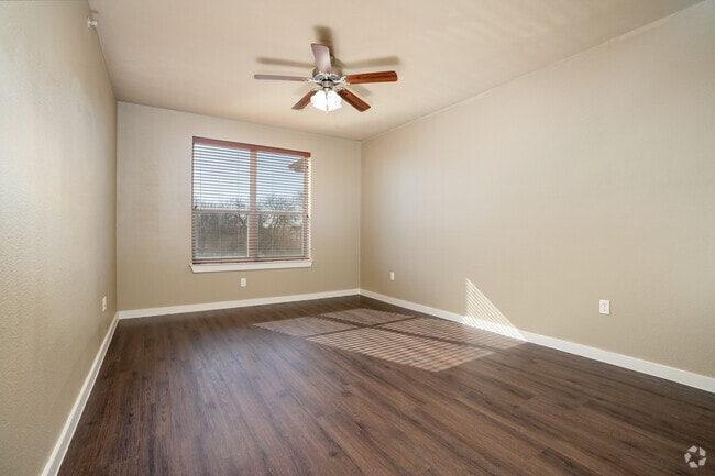 1BR, 1BA - 635SF