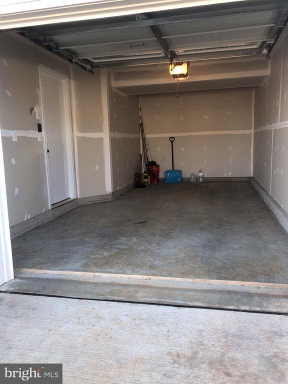 Building Photo - 2896 Farzi Cir