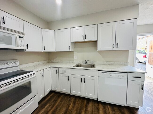 Building Photo - Ivy Ridge Apartments 143-146 Unit 146