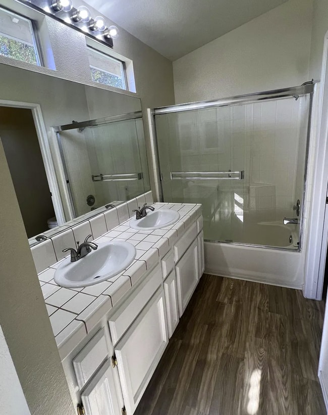 Photo - Beautiful Single-family home!