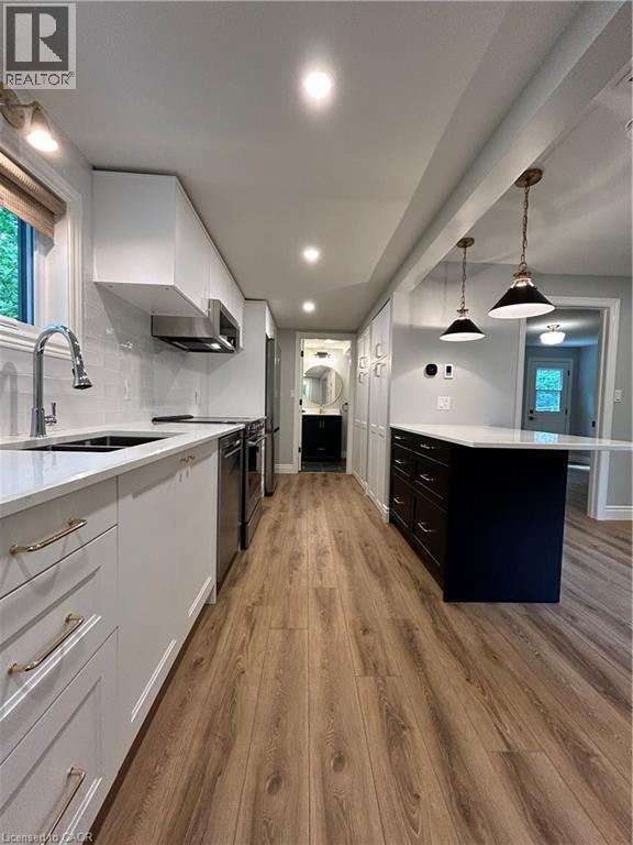 Photo - 1944B SANDHILLS Road