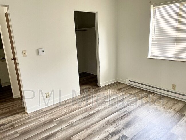 Photo - 2010 Lathrop St