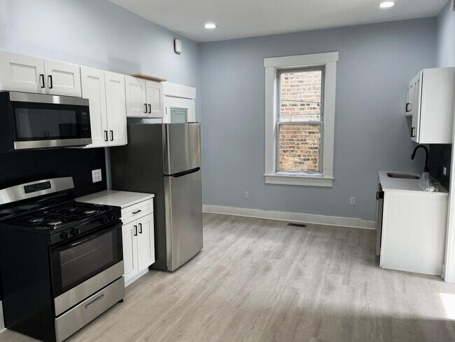 Photo - 914 N Damen Ave Unit 914 N California