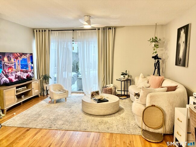 Photo - 208 Flax Hill Rd Unit APT 12