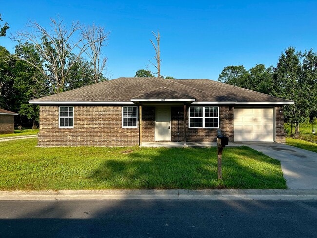 Building Photo - 603 Carson Rd