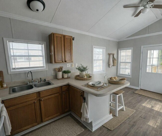 Photo - 1113 Chicago Bulls St