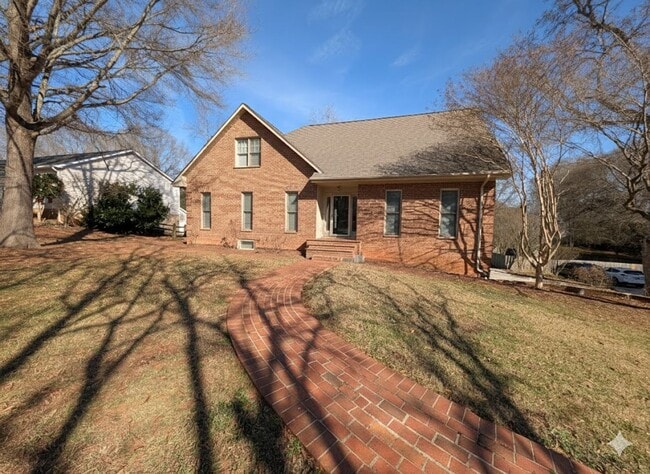 Building Photo - Gorgeous Brick 4 bedroom, 4 bathroom home located in the Farmwood community in Minthill!