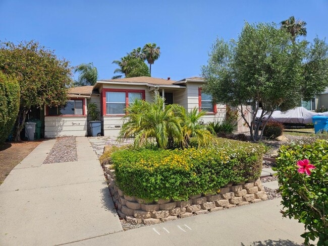 Building Photo - 2 Bedroom - 1 Bathroom home in Bay Park