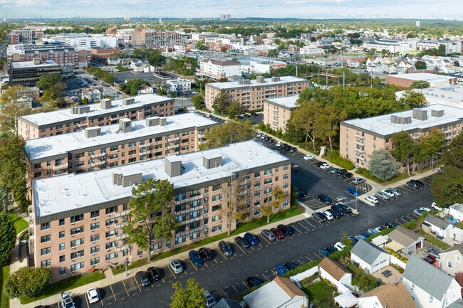 Photo - Birchwood Court