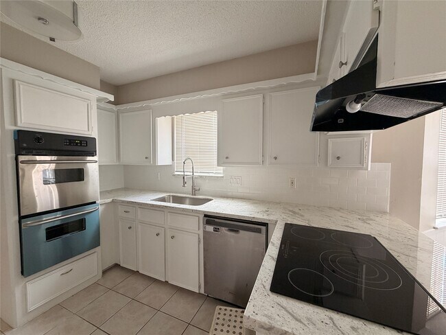 Photo - 13015 Shady Knoll Ln