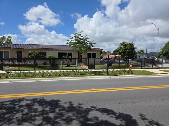 Photo - 1690 E 5th Ave Unidad 1690