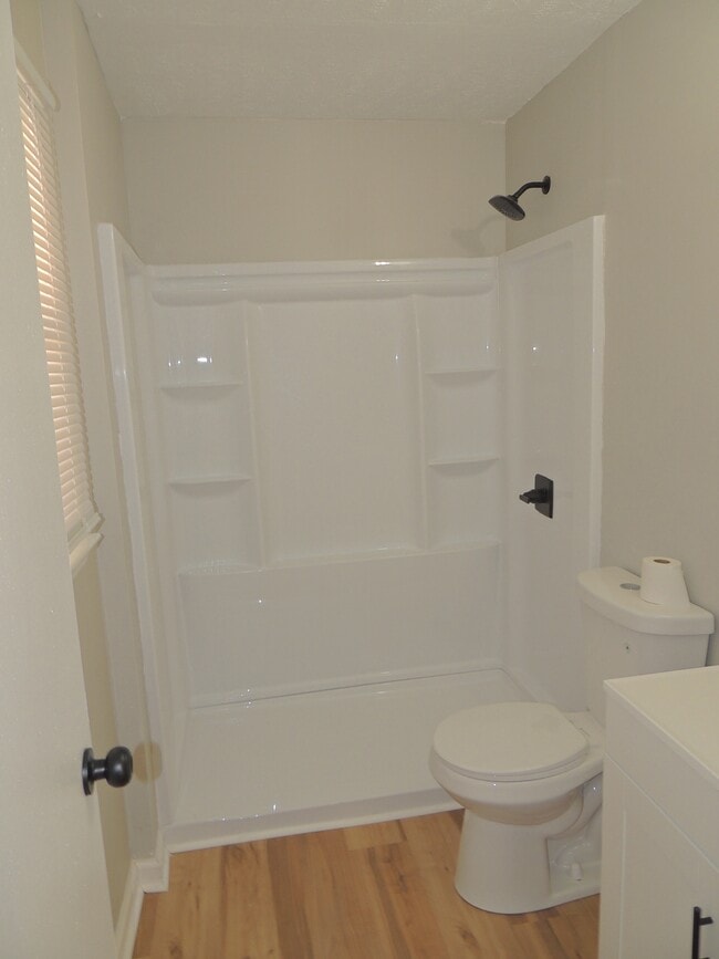 Photo - 5200 Mawood Ave