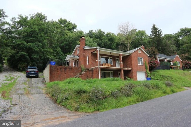 Photo - 6914 Edgemont Rd