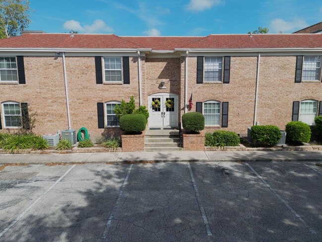 Building Photo - Spacious 3Bed/2Bath Condo in Colonial Point!