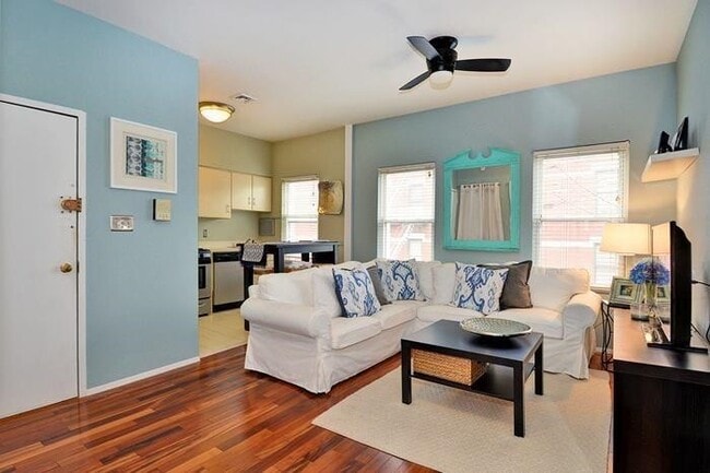 Building Photo - 104 6th St Unit 4 Rental