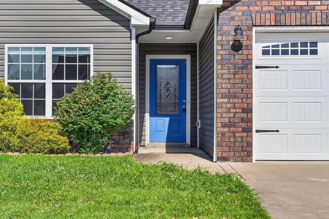 Photo - Pet Friendly Three Bedroom!